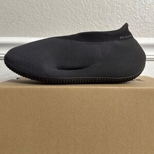 YZY KNT RNR  / YEEZY KNIT RUNNER